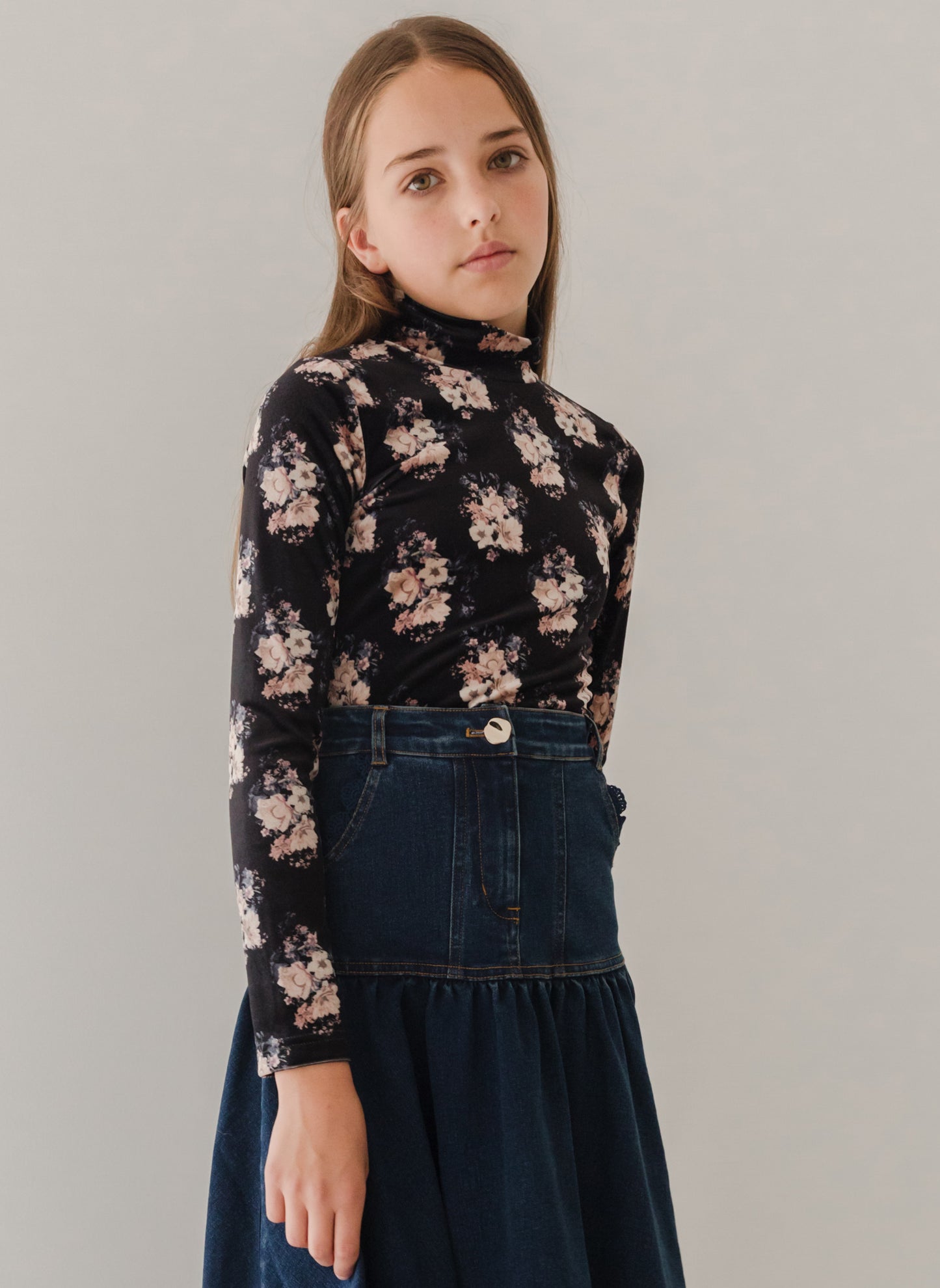 Petite Amalie Black Bouquet Velvet Top